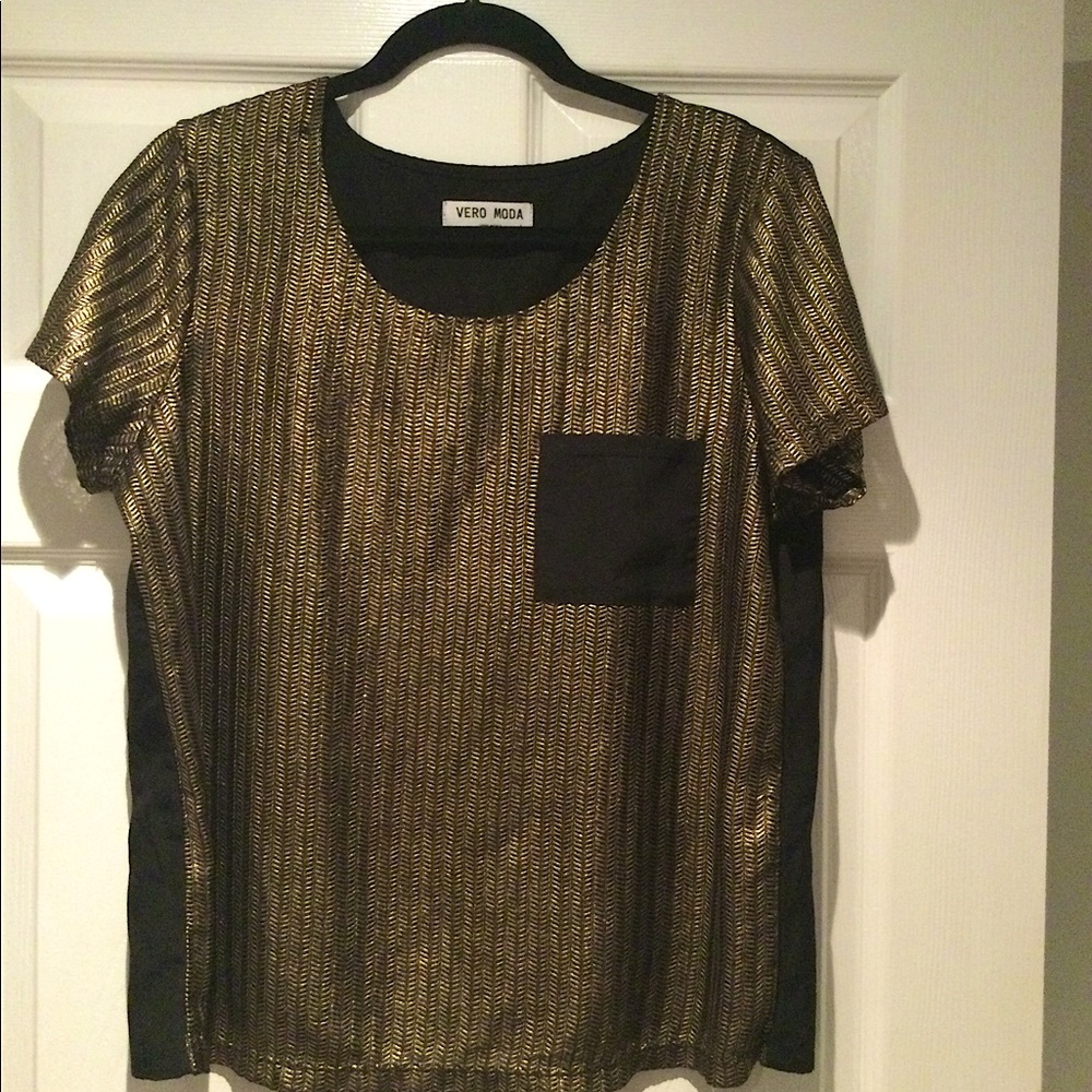 Gold tee